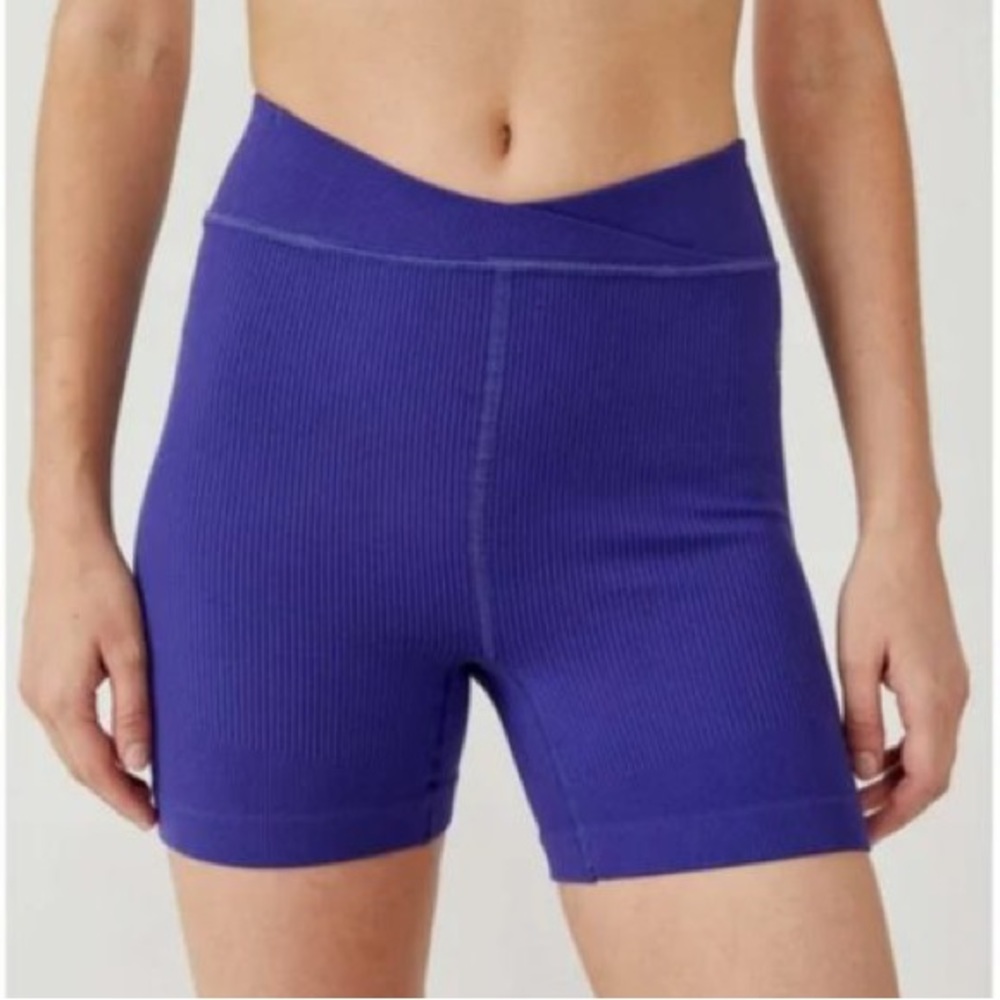 NWT Free Throw Short Outerspace M